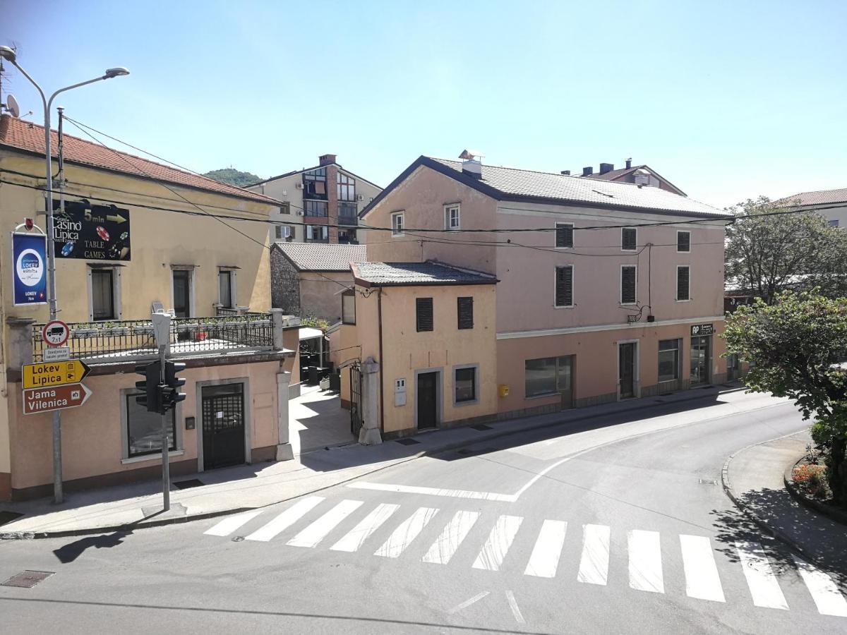 Apartments B&M Sežana エクステリア 写真