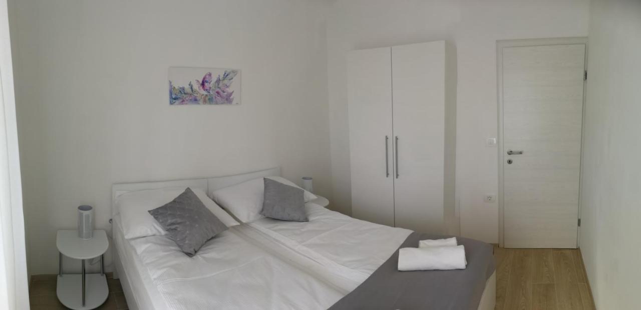 Apartments B&M Sežana エクステリア 写真