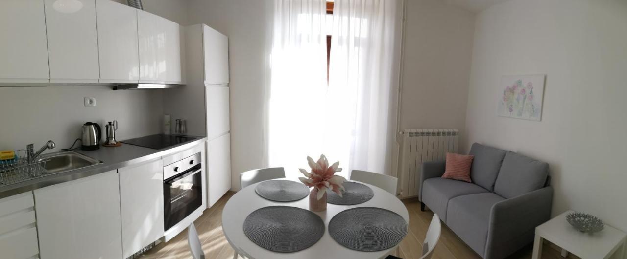 Apartments B&M Sežana エクステリア 写真