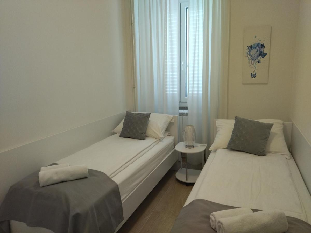 Apartments B&M Sežana エクステリア 写真