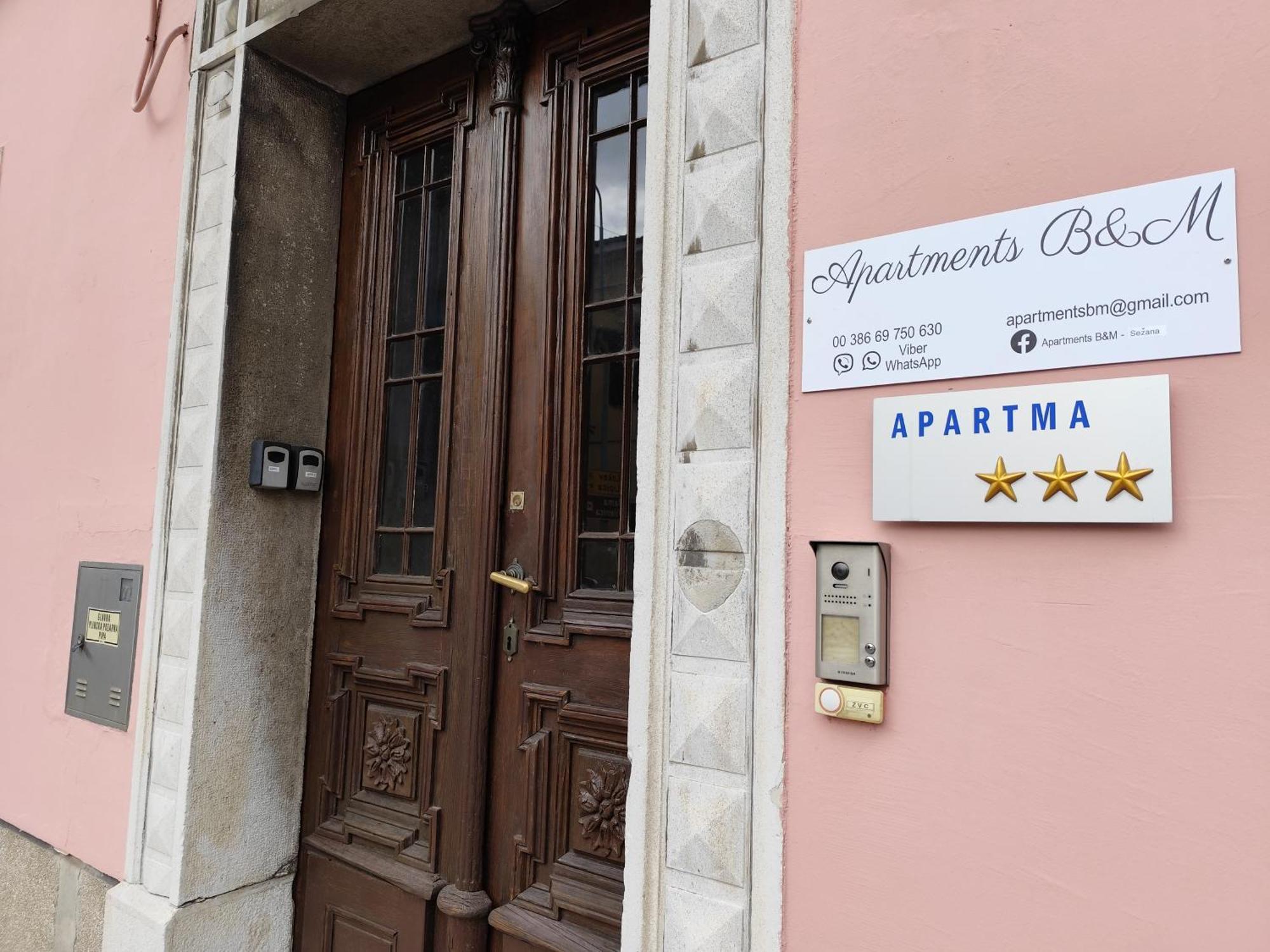 Apartments B&M Sežana エクステリア 写真